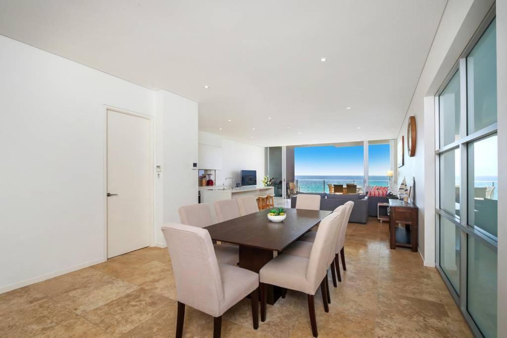 디엔트런스 Beach And Ocean Front Penthouse With Wifi And Parking 아파트 외부 사진
