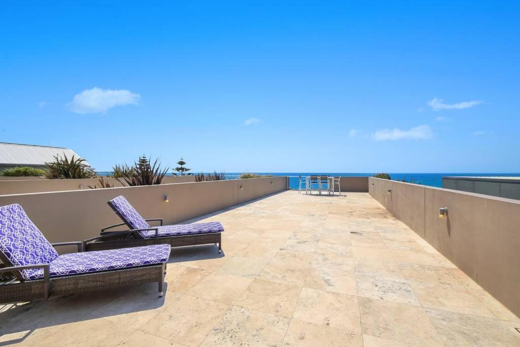 디엔트런스 Beach And Ocean Front Penthouse With Wifi And Parking 아파트 외부 사진
